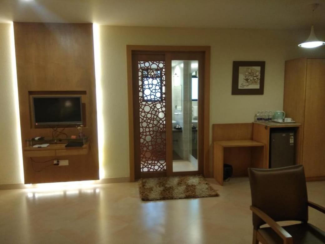 Meritas Seawind Beach Resort, Srīvardhan 外观 照片