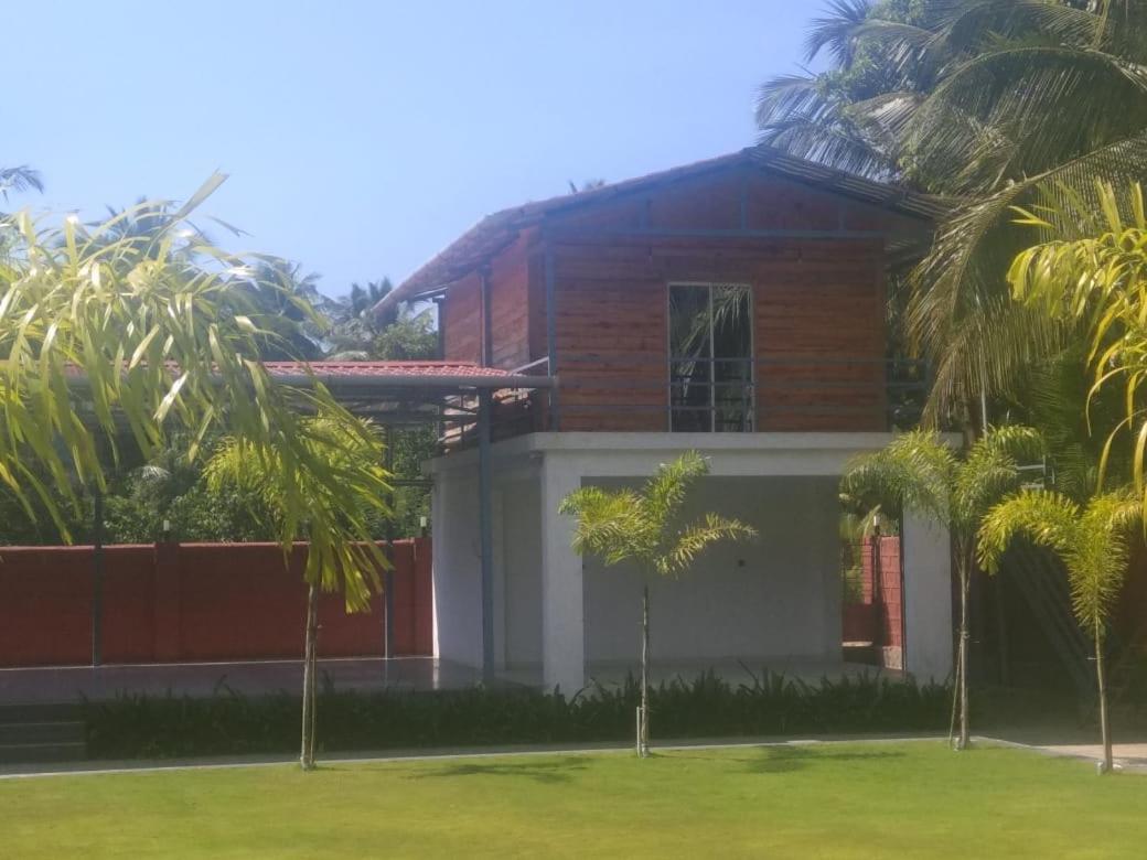 Meritas Seawind Beach Resort, Srīvardhan 外观 照片